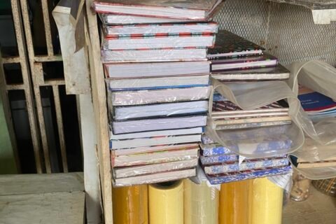 Kate stationary